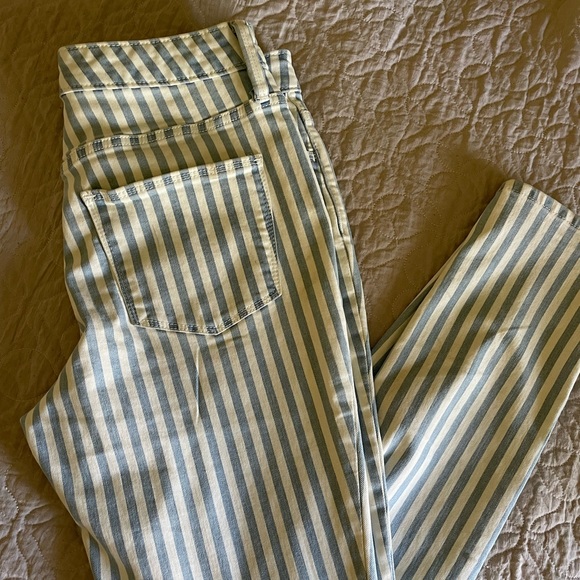 Universal Thread Jeans - Picture 2 of 3